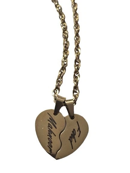 2 Piece Split Heart Necklace Set – Custom Engraved Couple Name Pendant Gift